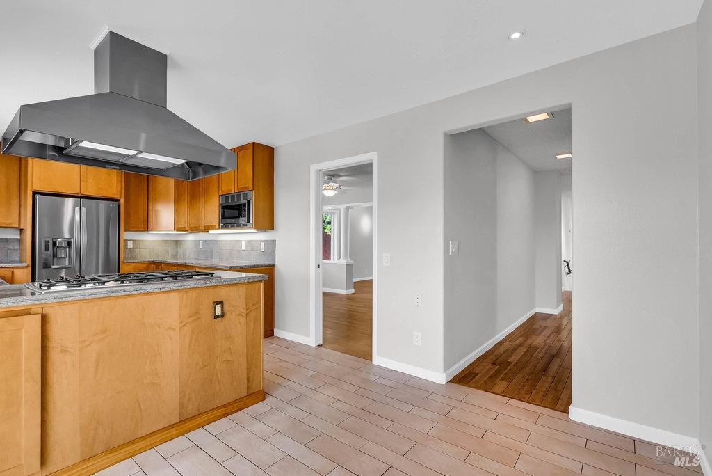 Benicia, California 94510, United States, 4 Bedrooms Bedrooms, ,3 BathroomsBathrooms,Residential,Pending,122475