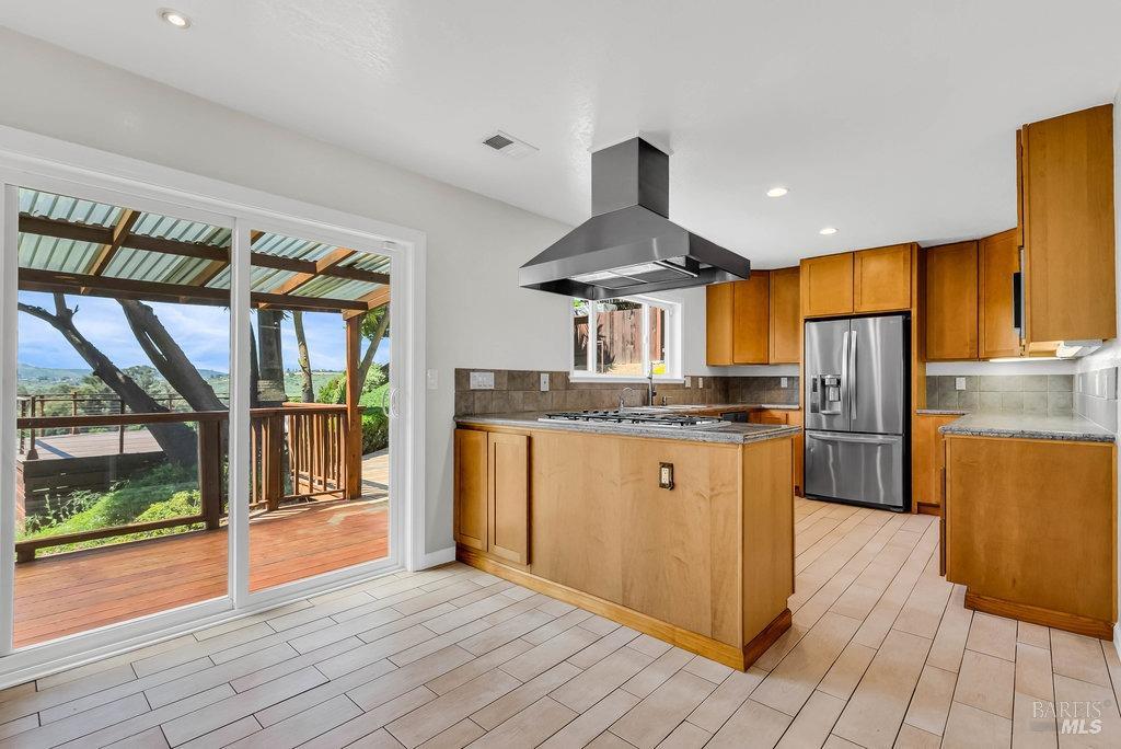 Benicia, California 94510, United States, 4 Bedrooms Bedrooms, ,3 BathroomsBathrooms,Residential,Pending,122475