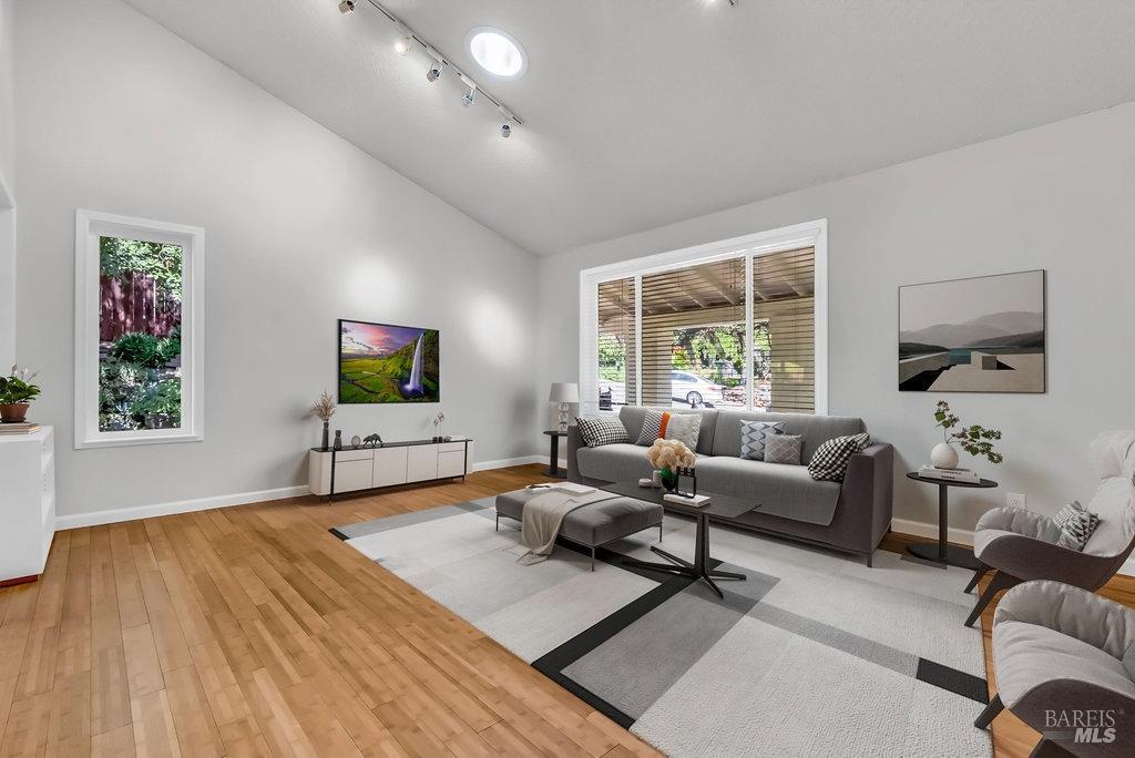 Benicia, California 94510, United States, 4 Bedrooms Bedrooms, ,3 BathroomsBathrooms,Residential,Pending,122475