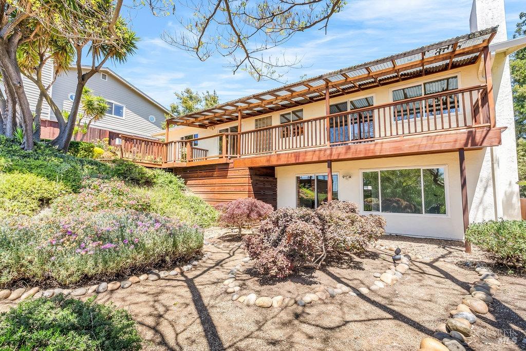 Benicia, California 94510, United States, 4 Bedrooms Bedrooms, ,3 BathroomsBathrooms,Residential,Pending,122475