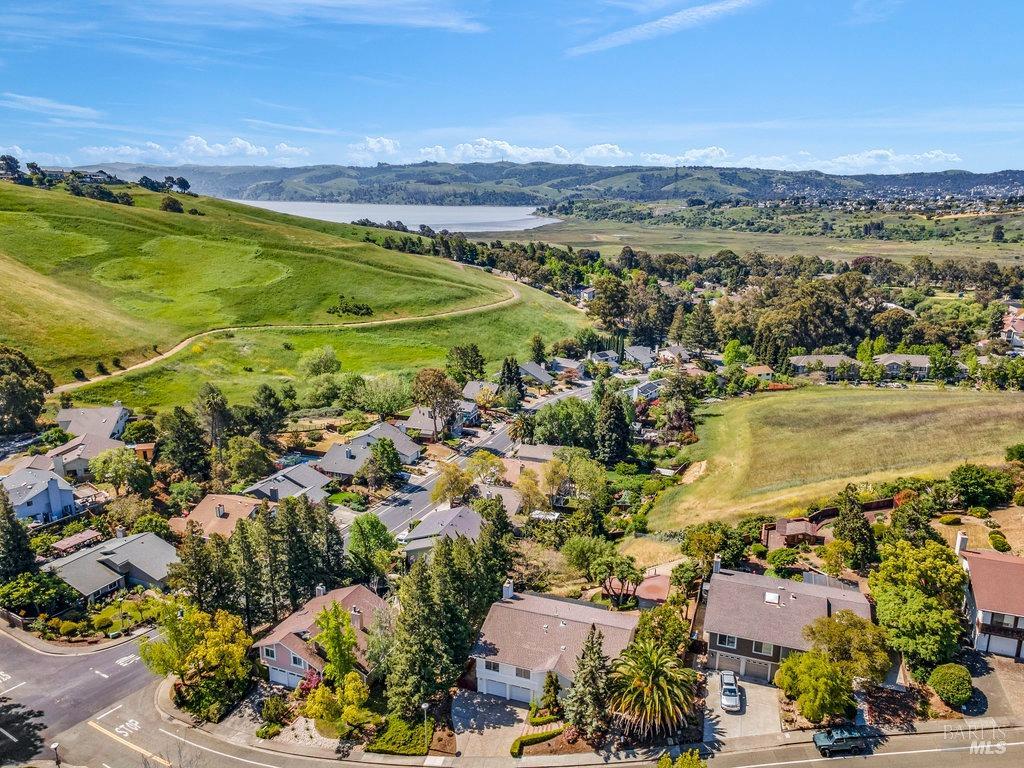 Benicia, California 94510, United States, 4 Bedrooms Bedrooms, ,3 BathroomsBathrooms,Residential,Pending,122475