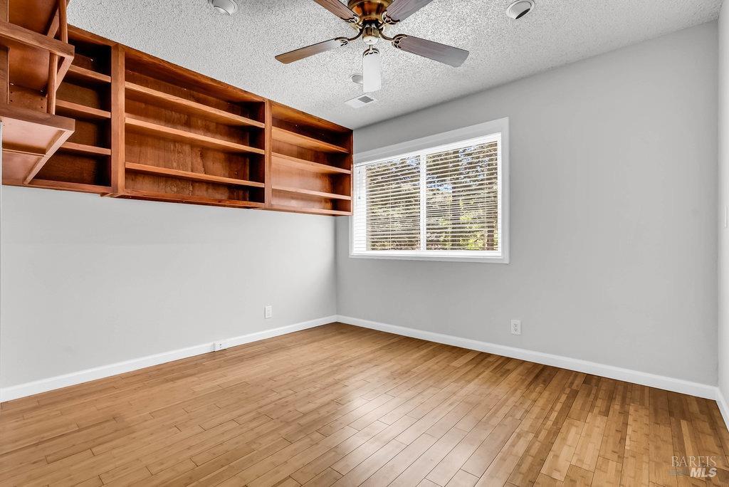 Benicia, California 94510, United States, 4 Bedrooms Bedrooms, ,3 BathroomsBathrooms,Residential,Pending,122475