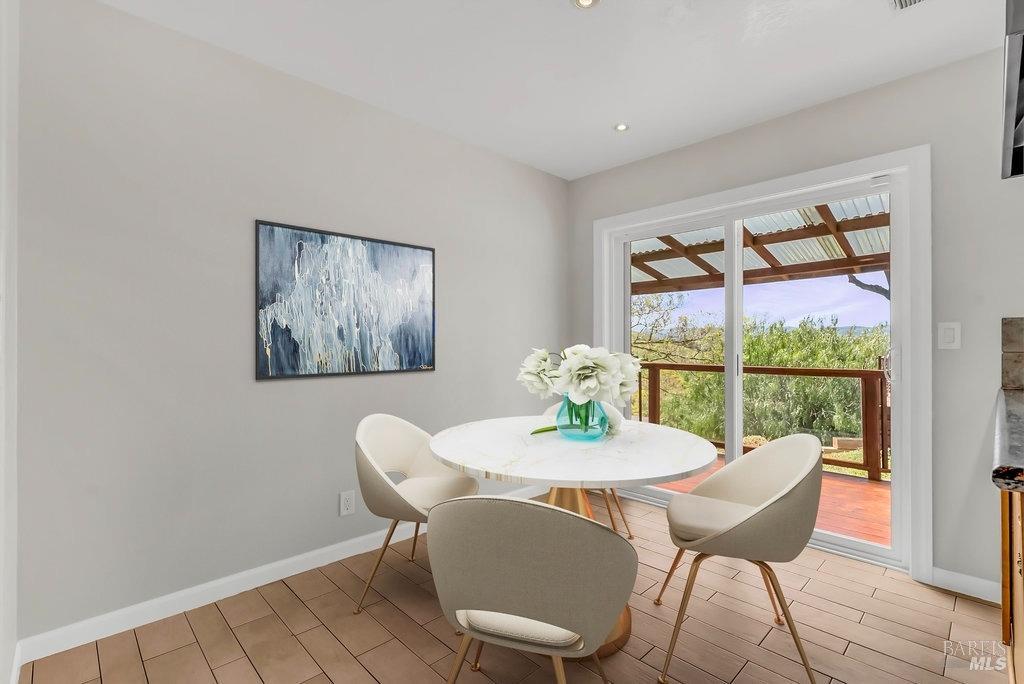 Benicia, California 94510, United States, 4 Bedrooms Bedrooms, ,3 BathroomsBathrooms,Residential,Pending,122475