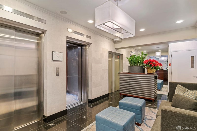 10 Miller Place 1002