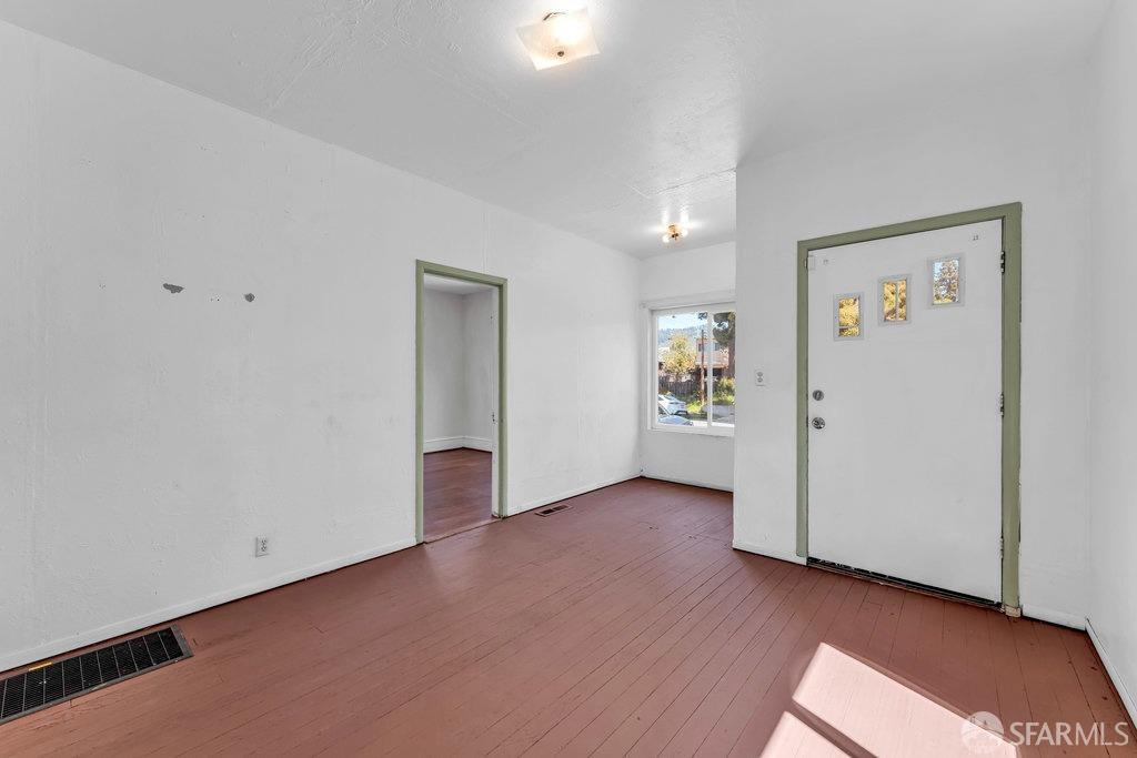 Berkeley, California 94703, United States, 3 Bedrooms Bedrooms, ,2 BathroomsBathrooms,Residential,Pending,107817