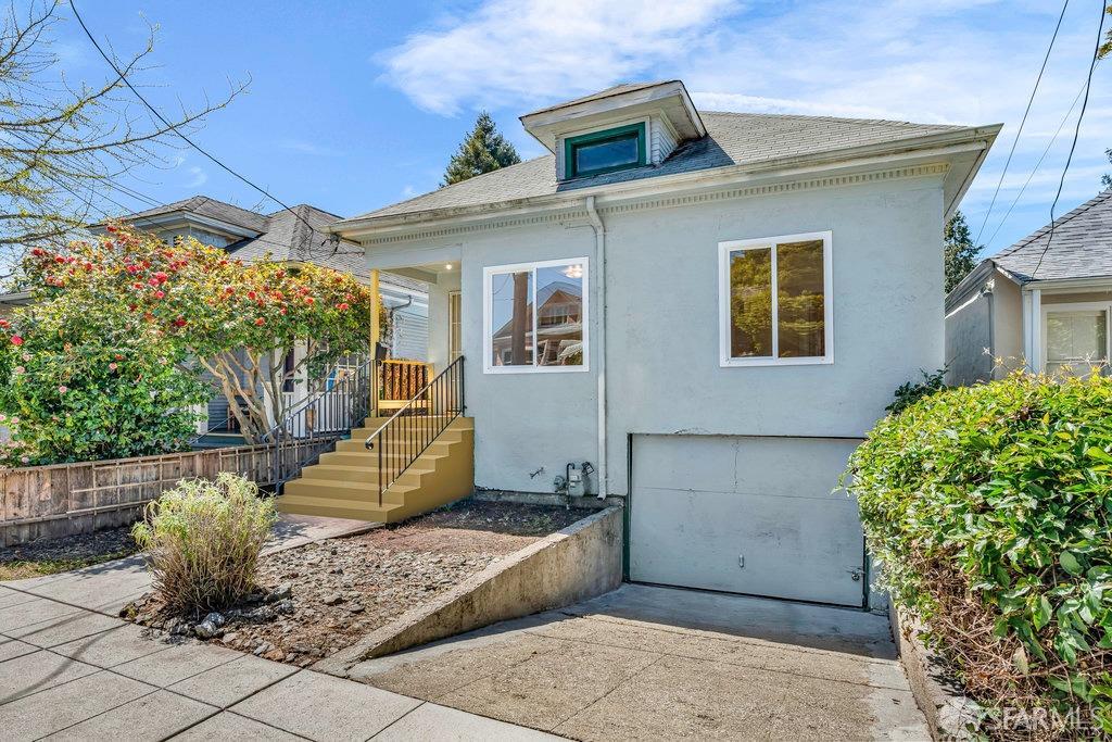 Berkeley, California 94703, United States, 3 Bedrooms Bedrooms, ,2 BathroomsBathrooms,Residential,Pending,107817