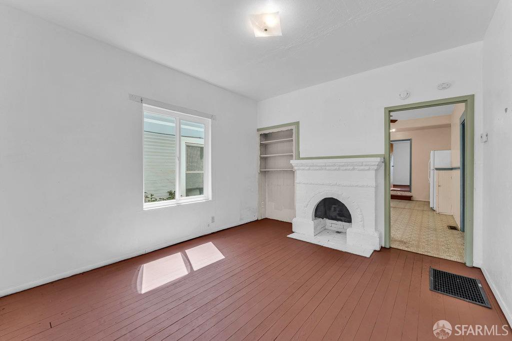 Berkeley, California 94703, United States, 3 Bedrooms Bedrooms, ,2 BathroomsBathrooms,Residential,Pending,107817