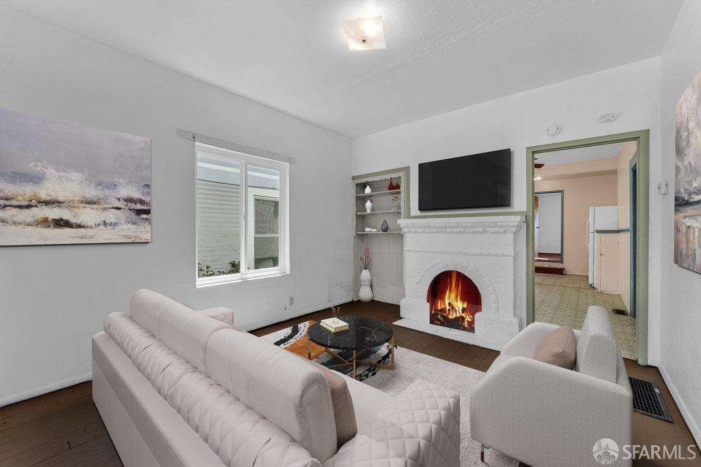 Berkeley, California 94703, United States, 3 Bedrooms Bedrooms, ,2 BathroomsBathrooms,Residential,Pending,107817