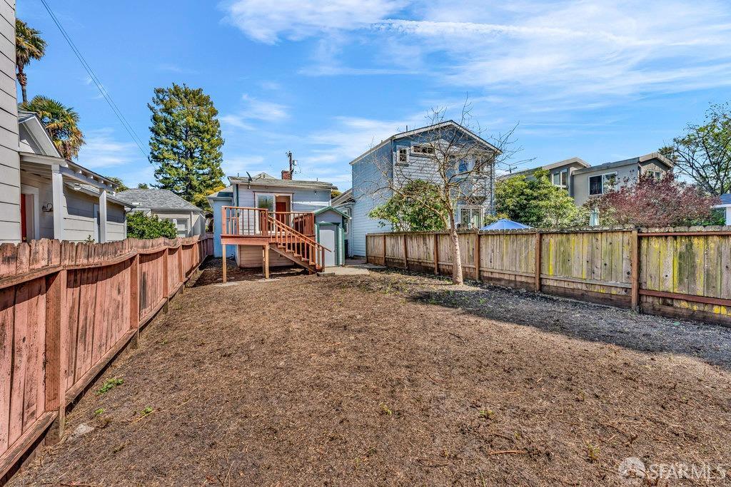 Berkeley, California 94703, United States, 3 Bedrooms Bedrooms, ,2 BathroomsBathrooms,Residential,Pending,107817