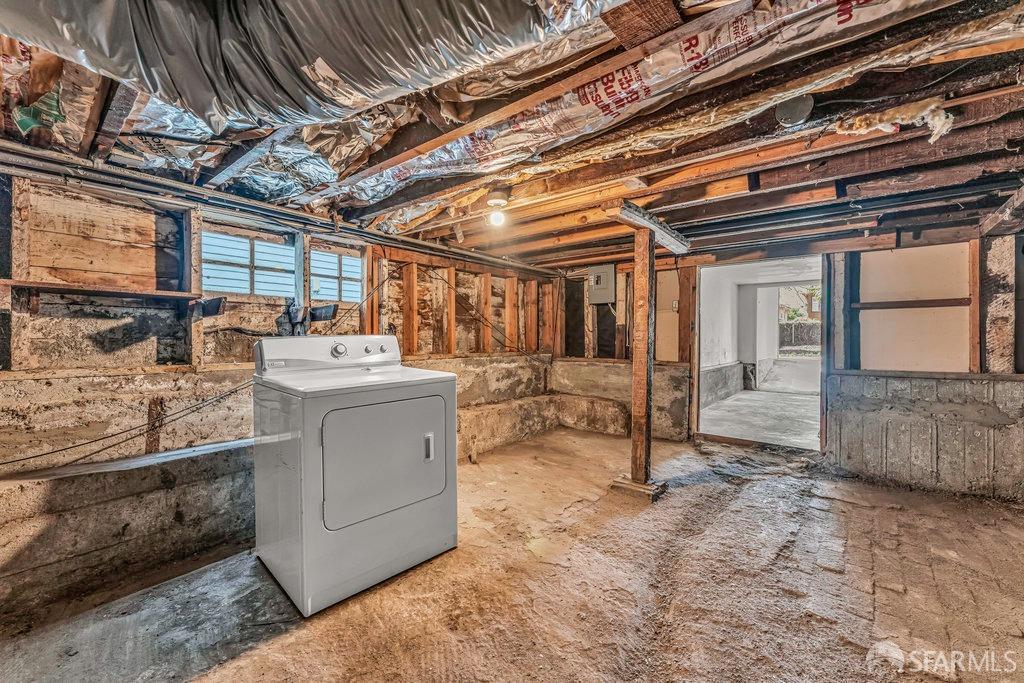 Berkeley, California 94703, United States, 3 Bedrooms Bedrooms, ,2 BathroomsBathrooms,Residential,Pending,107817