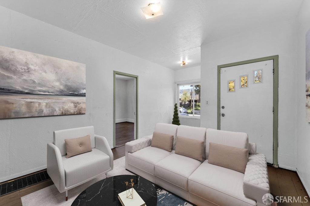 Berkeley, California 94703, United States, 3 Bedrooms Bedrooms, ,2 BathroomsBathrooms,Residential,Pending,107817