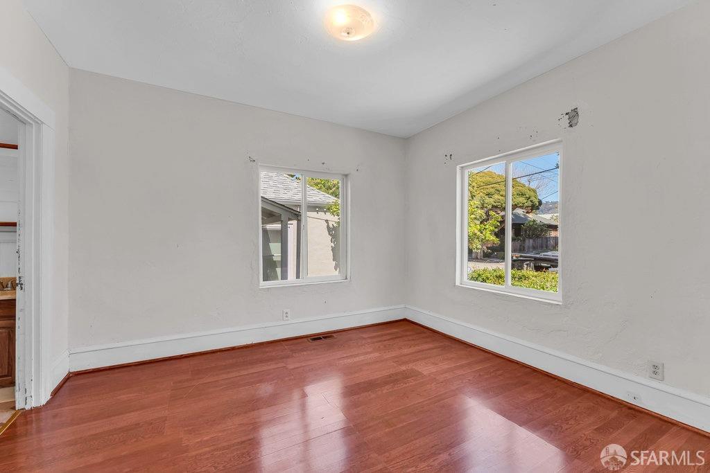 Berkeley, California 94703, United States, 3 Bedrooms Bedrooms, ,2 BathroomsBathrooms,Residential,Pending,107817