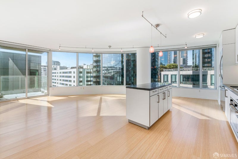 301 Main Street 10F