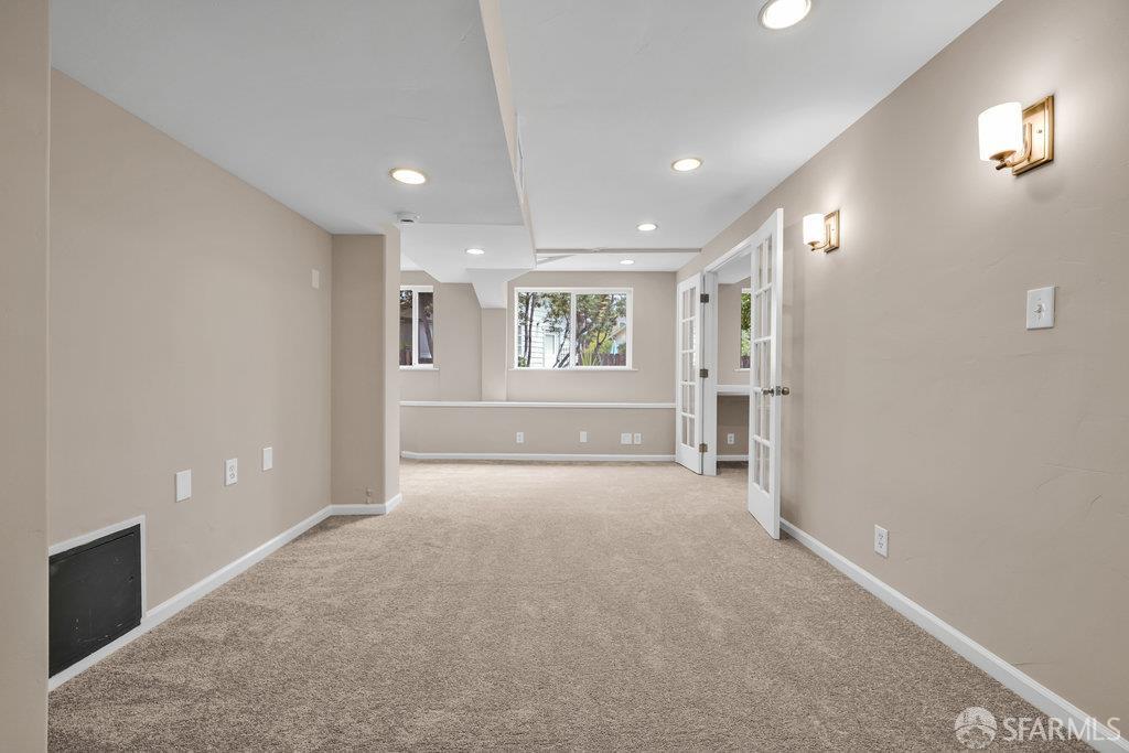 Oakland, California 94610, United States, 3 Bedrooms Bedrooms, ,2 BathroomsBathrooms,Residential,Contingent,154950