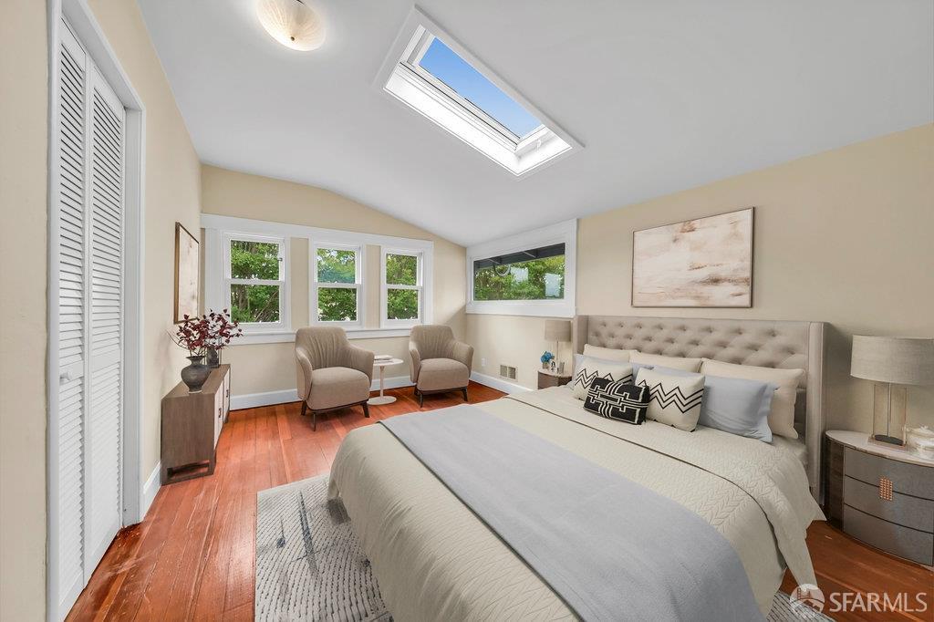 Oakland, California 94610, United States, 3 Bedrooms Bedrooms, ,2 BathroomsBathrooms,Residential,Contingent,154950