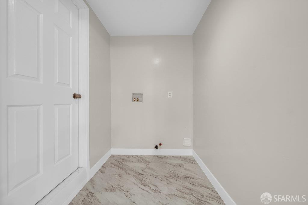 Oakland, California 94610, United States, 3 Bedrooms Bedrooms, ,2 BathroomsBathrooms,Residential,Contingent,154950