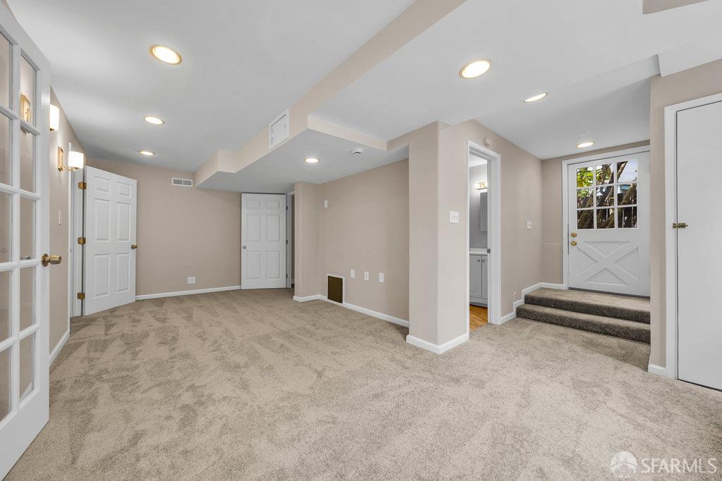 Oakland, California 94610, United States, 3 Bedrooms Bedrooms, ,2 BathroomsBathrooms,Residential,Contingent,154950