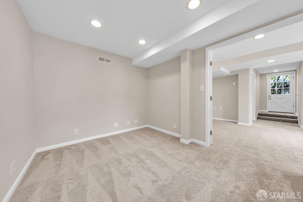 Oakland, California 94610, United States, 3 Bedrooms Bedrooms, ,2 BathroomsBathrooms,Residential,Contingent,154950