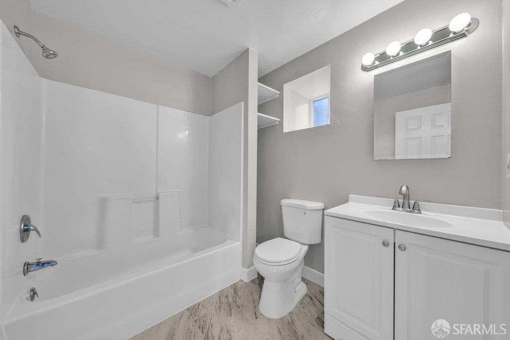 Oakland, California 94610, United States, 3 Bedrooms Bedrooms, ,2 BathroomsBathrooms,Residential,Contingent,154950