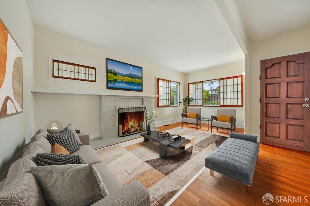 Oakland, California 94610, United States, 3 Bedrooms Bedrooms, ,2 BathroomsBathrooms,Residential,Contingent,154950