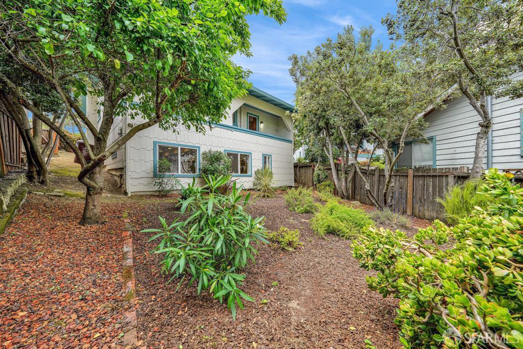 Oakland, California 94610, United States, 3 Bedrooms Bedrooms, ,2 BathroomsBathrooms,Residential,Contingent,154950