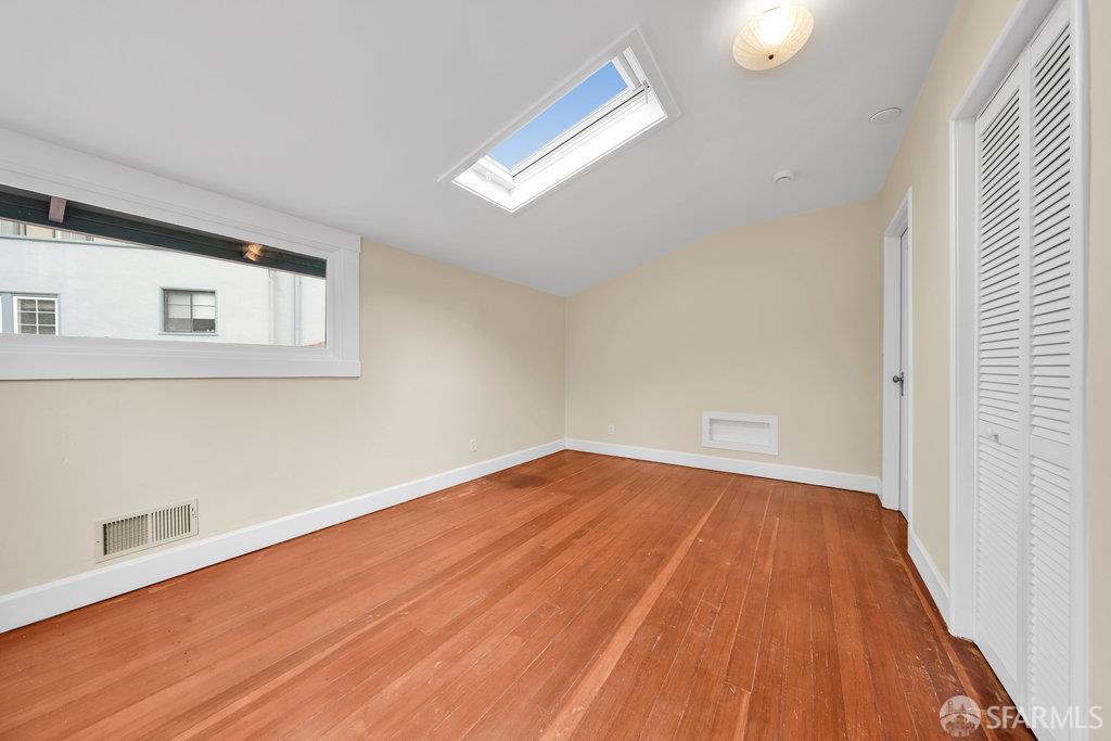 Oakland, California 94610, United States, 3 Bedrooms Bedrooms, ,2 BathroomsBathrooms,Residential,Contingent,154950