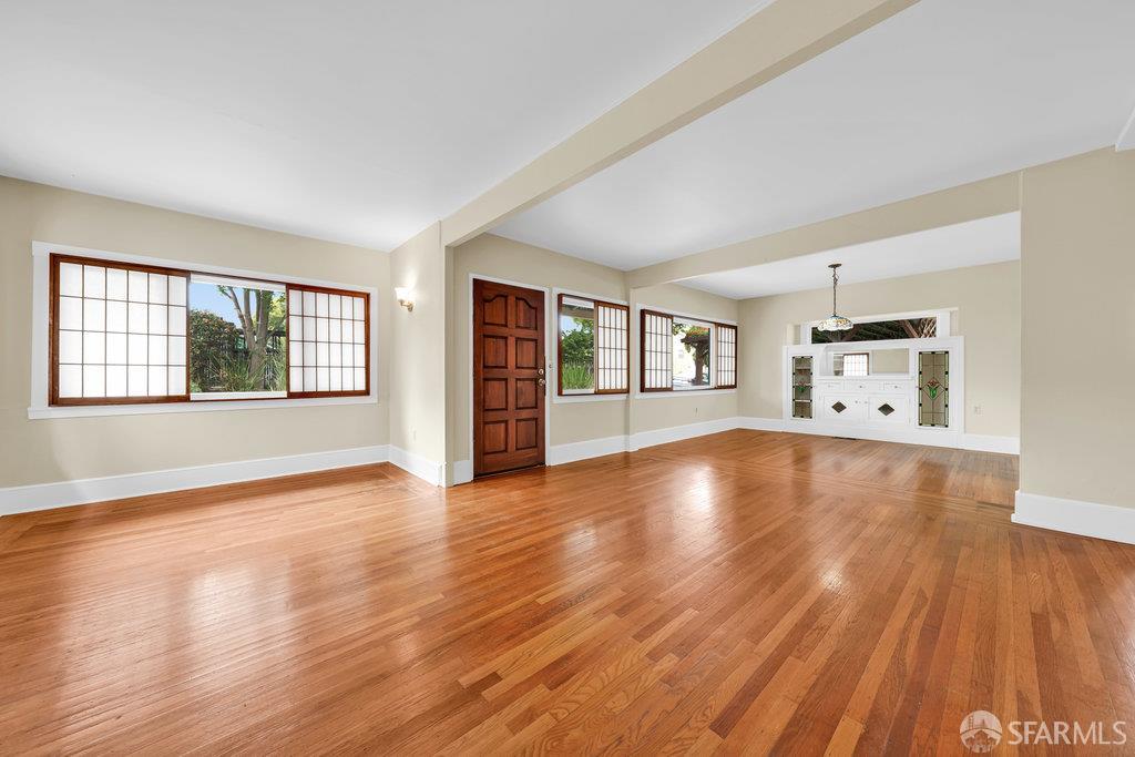 Oakland, California 94610, United States, 3 Bedrooms Bedrooms, ,2 BathroomsBathrooms,Residential,Contingent,154950