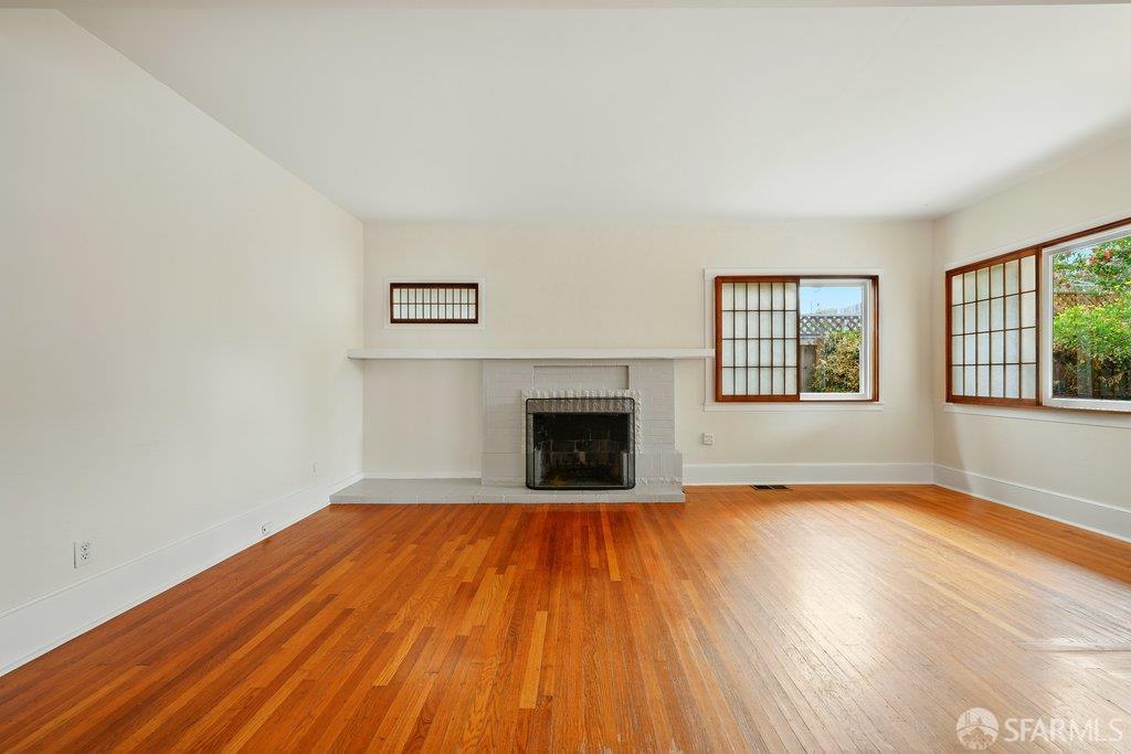 Oakland, California 94610, United States, 3 Bedrooms Bedrooms, ,2 BathroomsBathrooms,Residential,Contingent,154950