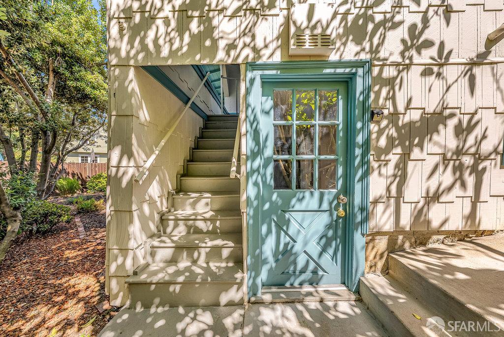 Oakland, California 94610, United States, 3 Bedrooms Bedrooms, ,2 BathroomsBathrooms,Residential,Contingent,154950