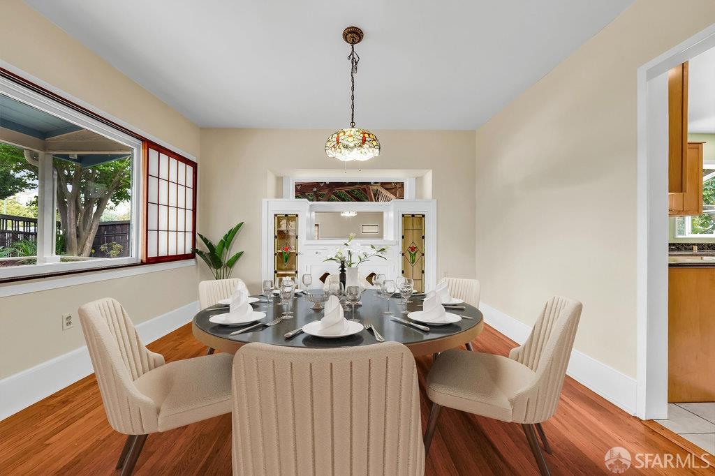 Oakland, California 94610, United States, 3 Bedrooms Bedrooms, ,2 BathroomsBathrooms,Residential,Contingent,154950