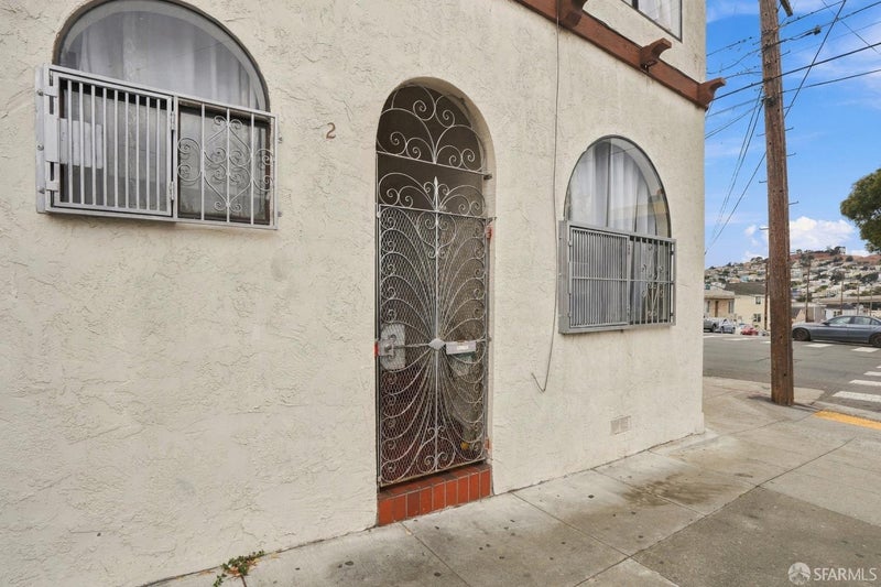 1496 Silver Avenue