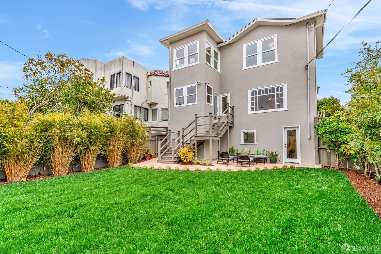 San Francisco, California 94127, United States, 4 Bedrooms Bedrooms, ,4 BathroomsBathrooms,Residential,Pending,111042