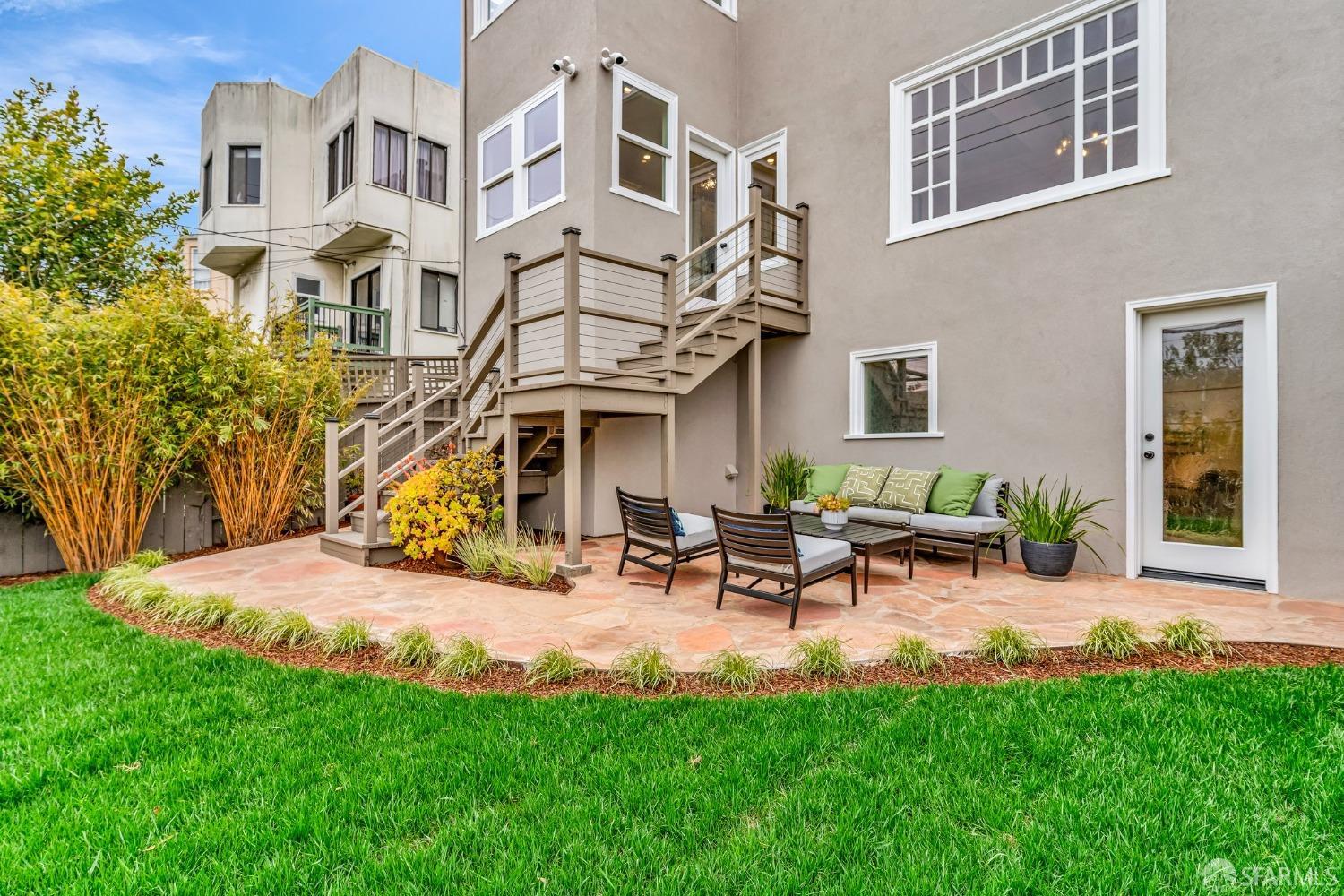 San Francisco, California 94127, United States, 4 Bedrooms Bedrooms, ,4 BathroomsBathrooms,Residential,Pending,111042