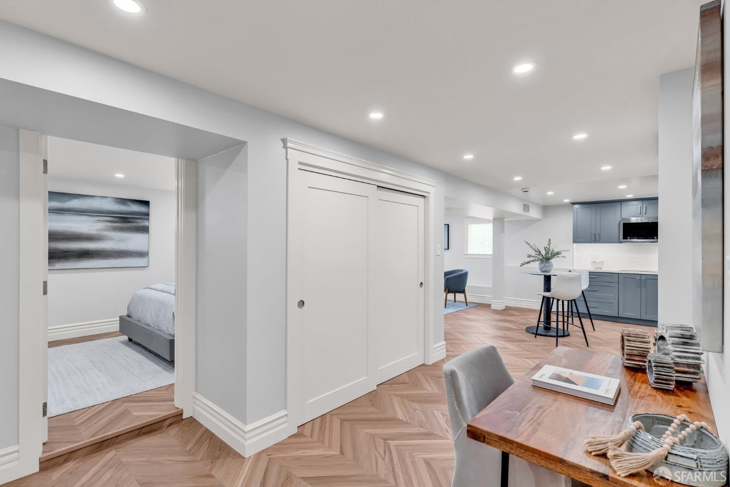 San Francisco, California 94127, United States, 4 Bedrooms Bedrooms, ,4 BathroomsBathrooms,Residential,Pending,111042