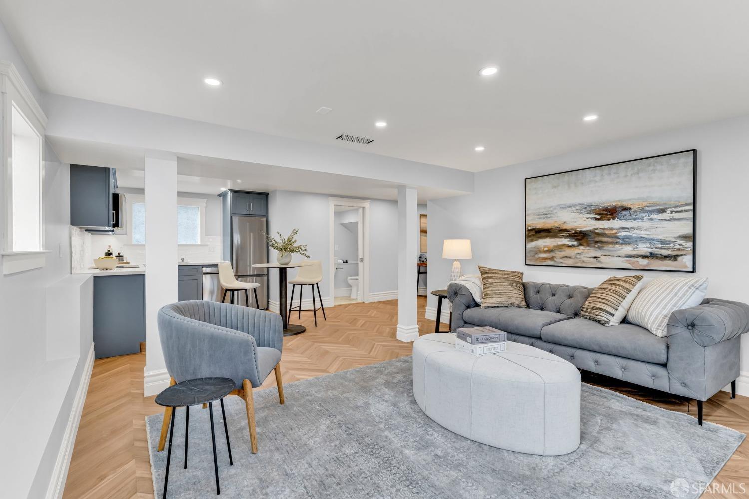 San Francisco, California 94127, United States, 4 Bedrooms Bedrooms, ,4 BathroomsBathrooms,Residential,Pending,111042