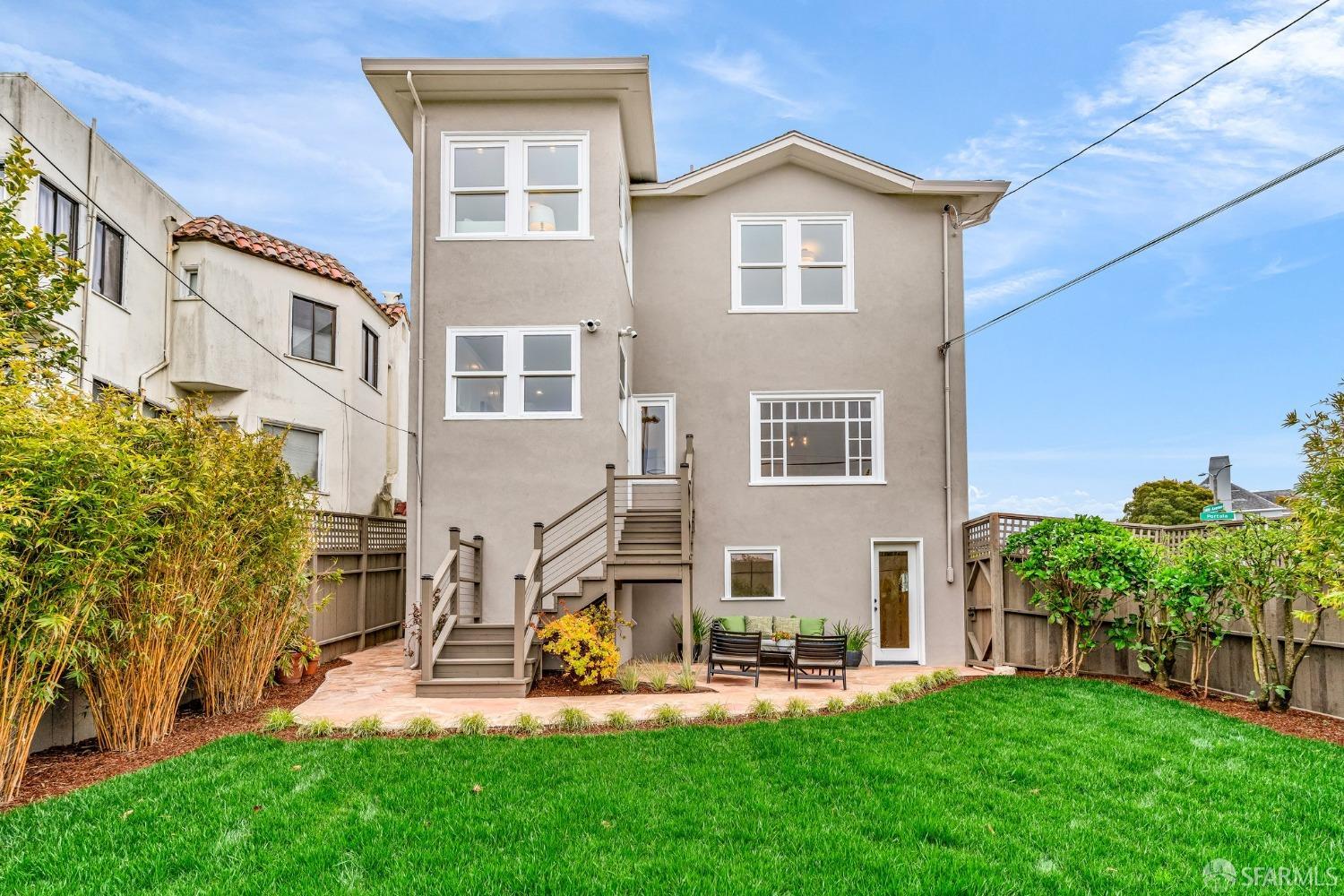 San Francisco, California 94127, United States, 4 Bedrooms Bedrooms, ,4 BathroomsBathrooms,Residential,Pending,111042