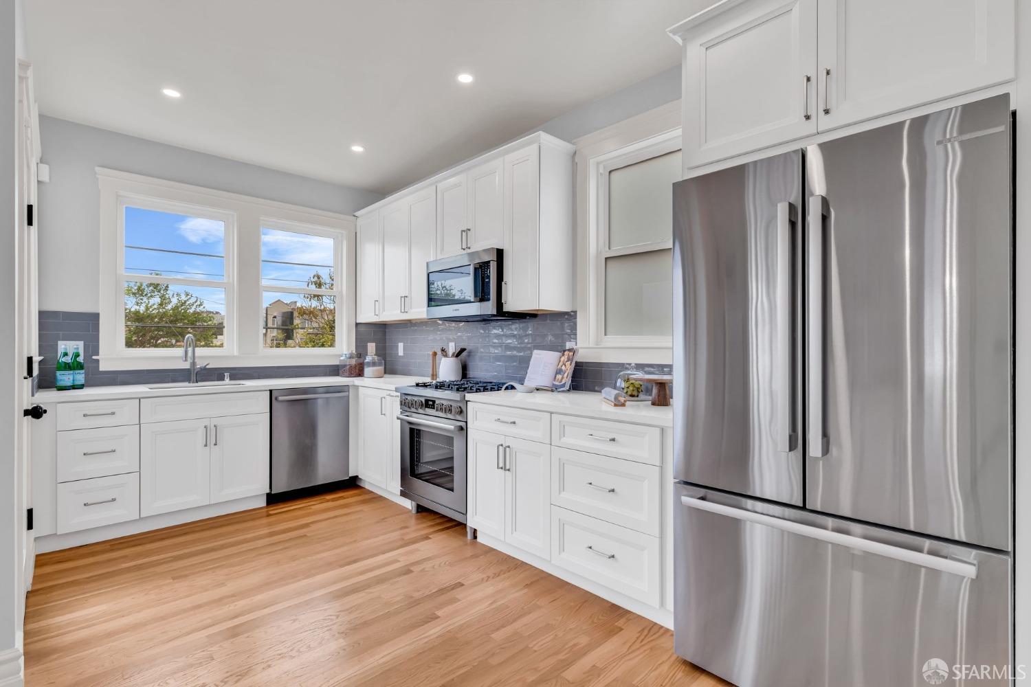 San Francisco, California 94127, United States, 4 Bedrooms Bedrooms, ,4 BathroomsBathrooms,Residential,Pending,111042