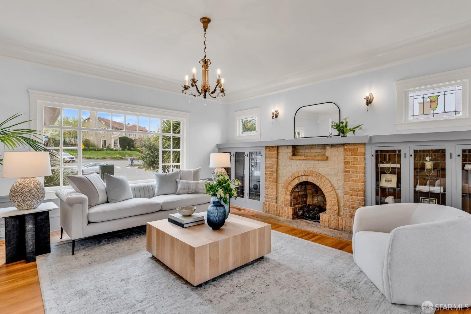 San Francisco, California 94127, United States, 4 Bedrooms Bedrooms, ,4 BathroomsBathrooms,Residential,Pending,111042