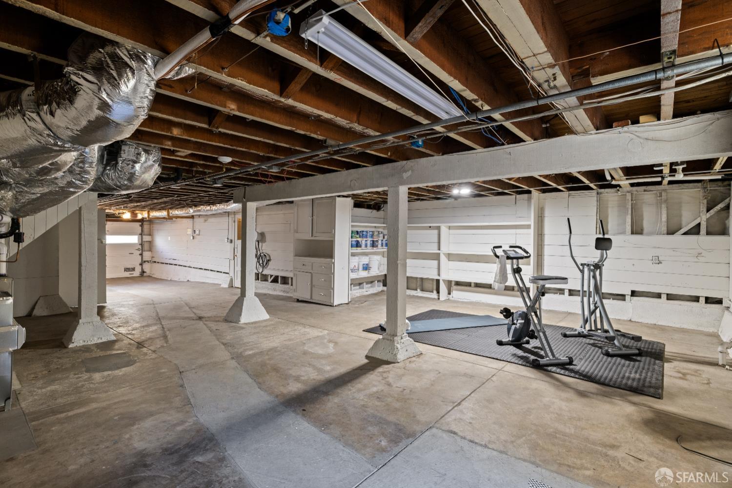 San Francisco, California 94116, United States, 3 Bedrooms Bedrooms, ,2 BathroomsBathrooms,Residential,Pending,216094