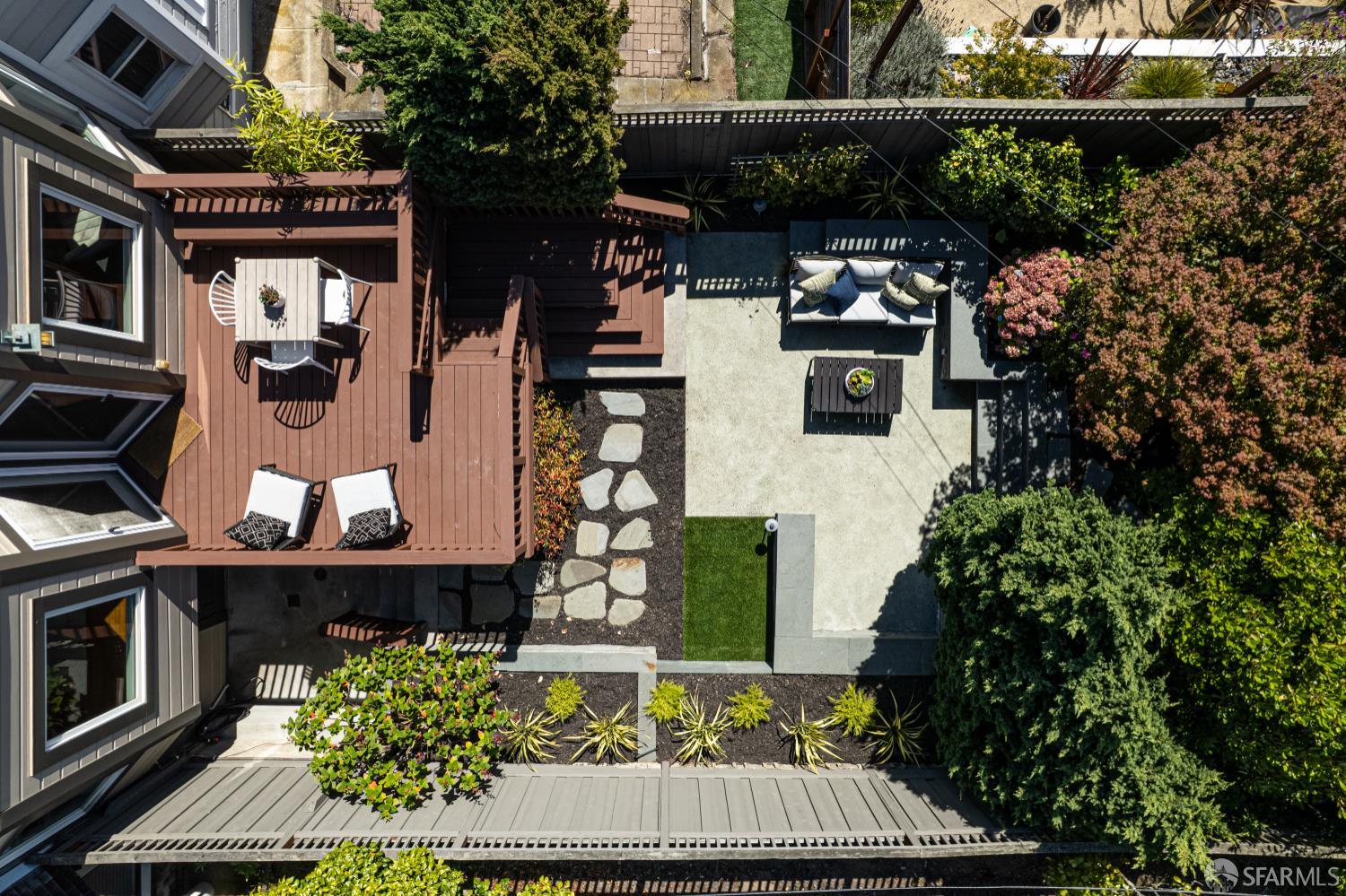 San Francisco, California 94116, United States, 3 Bedrooms Bedrooms, ,2 BathroomsBathrooms,Residential,Pending,216094