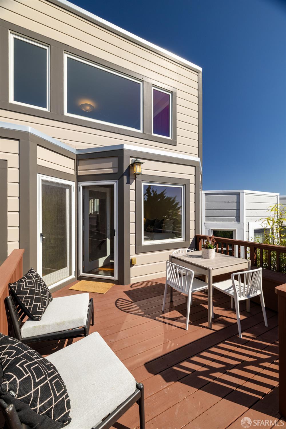 San Francisco, California 94116, United States, 3 Bedrooms Bedrooms, ,2 BathroomsBathrooms,Residential,Pending,216094