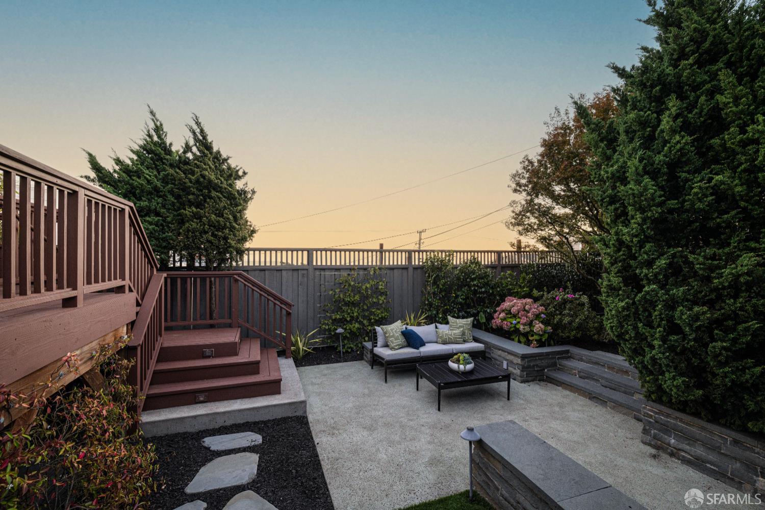 San Francisco, California 94116, United States, 3 Bedrooms Bedrooms, ,2 BathroomsBathrooms,Residential,Pending,216094