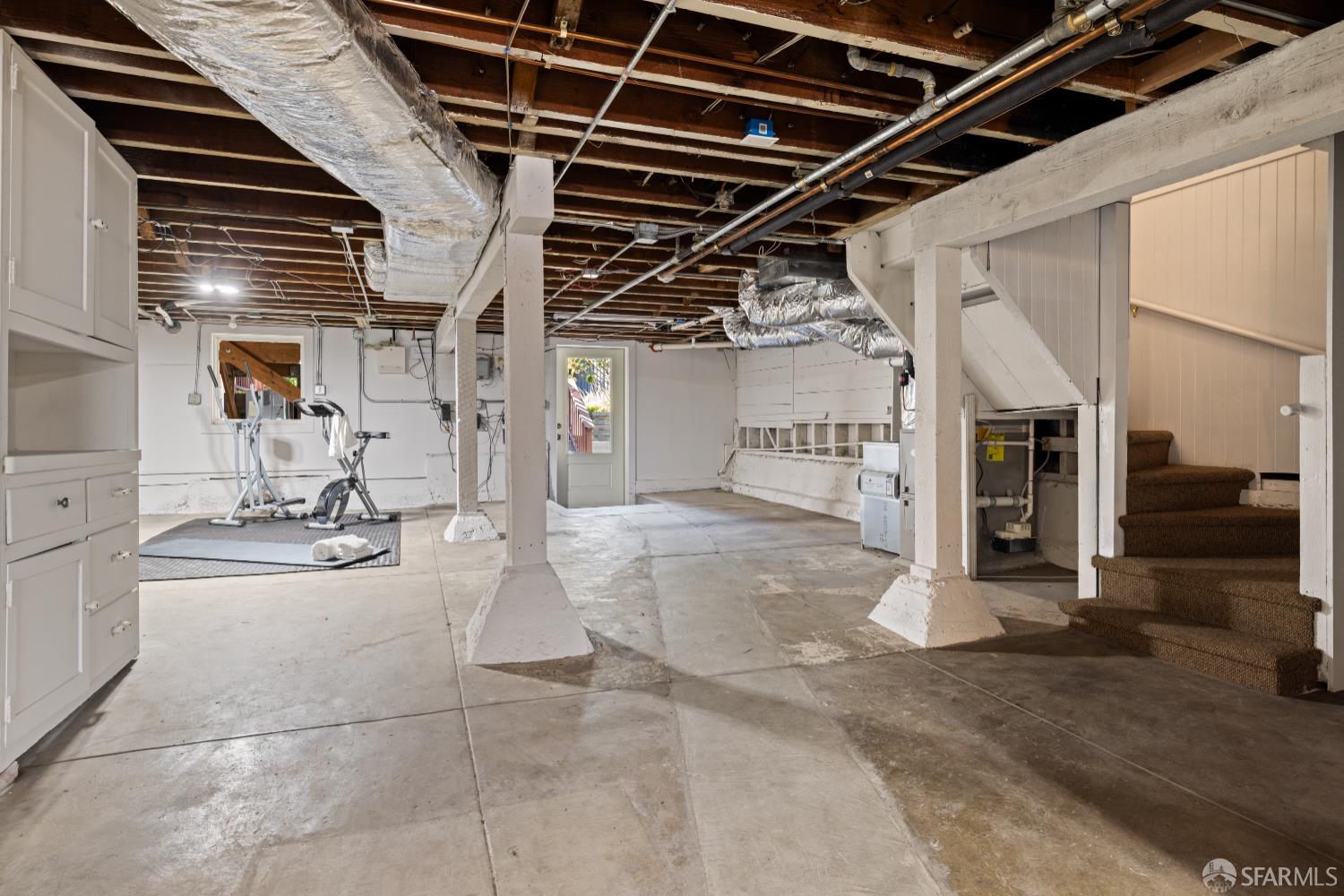 San Francisco, California 94116, United States, 3 Bedrooms Bedrooms, ,2 BathroomsBathrooms,Residential,Pending,216094