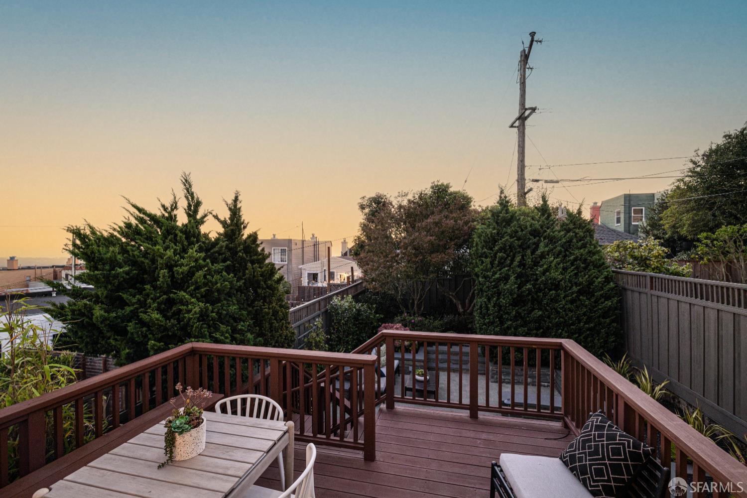 San Francisco, California 94116, United States, 3 Bedrooms Bedrooms, ,2 BathroomsBathrooms,Residential,Pending,216094