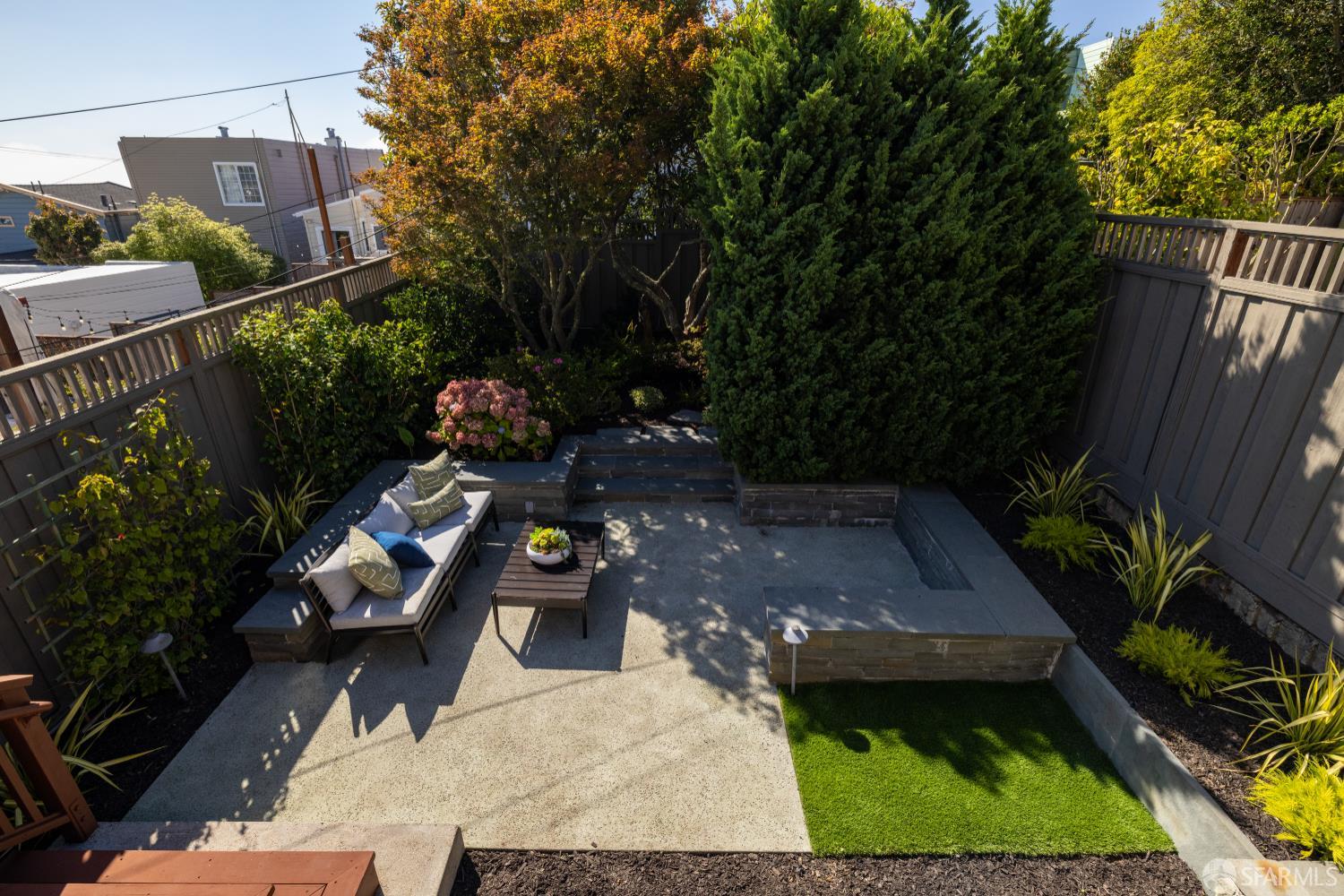 San Francisco, California 94116, United States, 3 Bedrooms Bedrooms, ,2 BathroomsBathrooms,Residential,Pending,216094