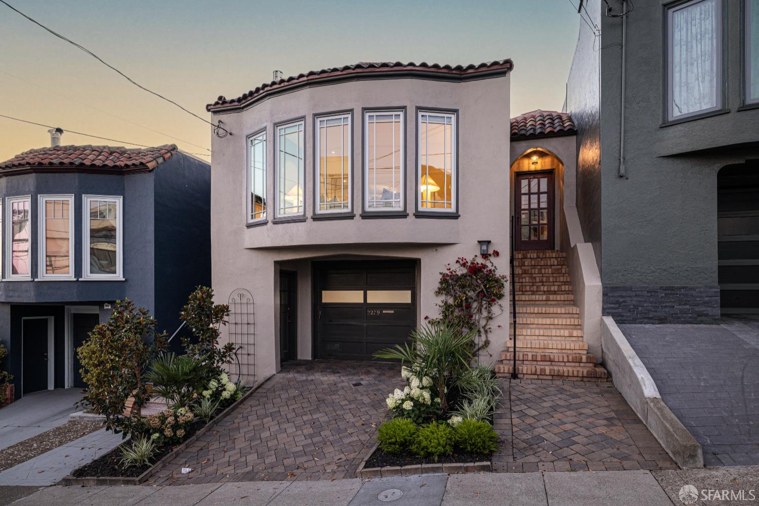 San Francisco, California 94116, United States, 3 Bedrooms Bedrooms, ,2 BathroomsBathrooms,Residential,Pending,216094