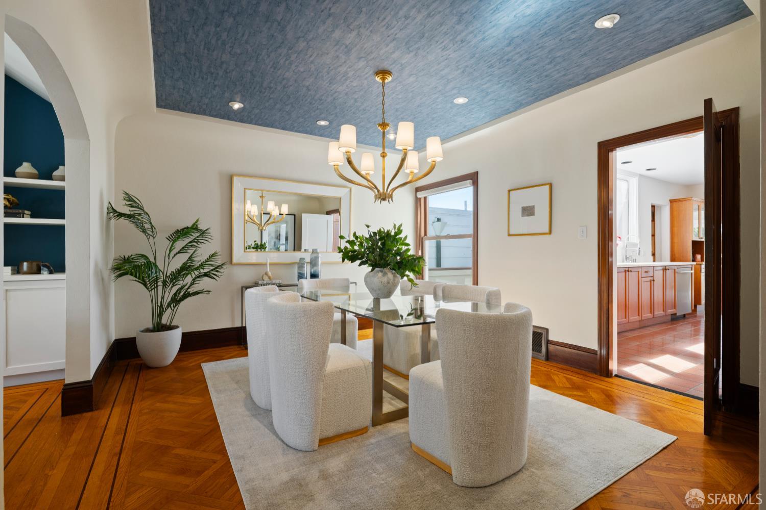 San Francisco, California 94116, United States, 3 Bedrooms Bedrooms, ,2 BathroomsBathrooms,Residential,Pending,216094