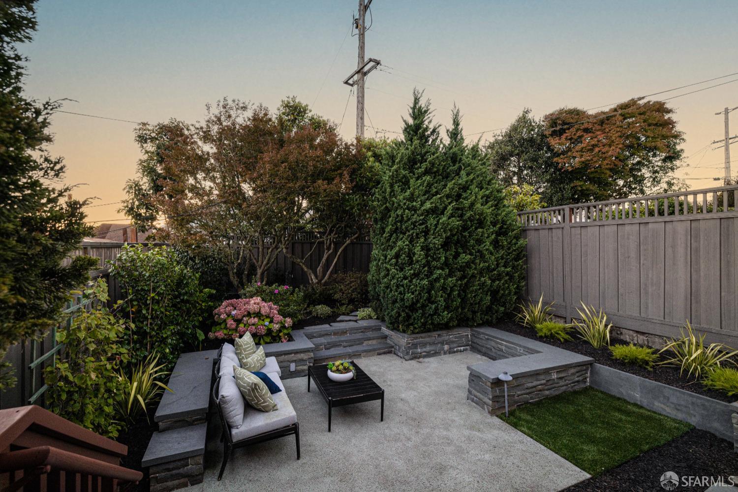 San Francisco, California 94116, United States, 3 Bedrooms Bedrooms, ,2 BathroomsBathrooms,Residential,Pending,216094