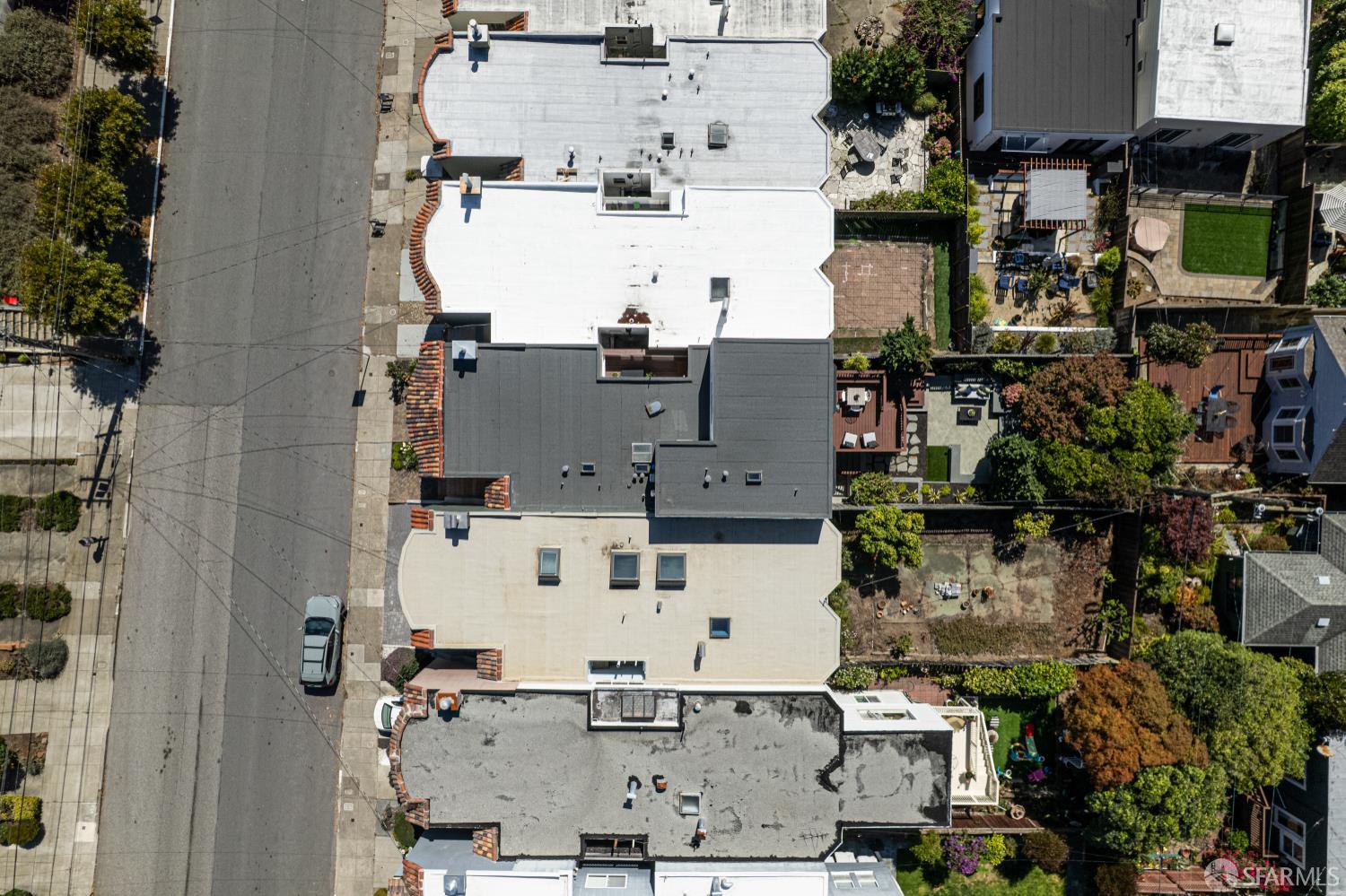 San Francisco, California 94116, United States, 3 Bedrooms Bedrooms, ,2 BathroomsBathrooms,Residential,Pending,216094