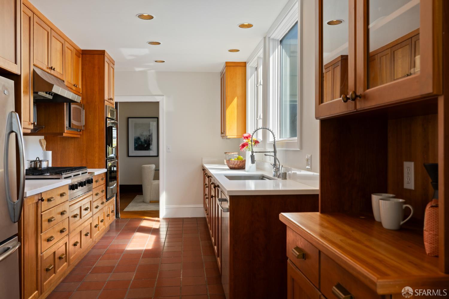 San Francisco, California 94116, United States, 3 Bedrooms Bedrooms, ,2 BathroomsBathrooms,Residential,Pending,216094